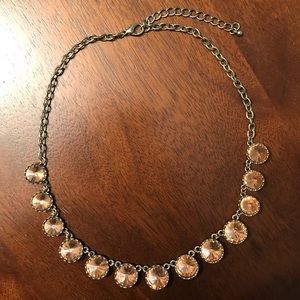 Short amber jeweled necklace
